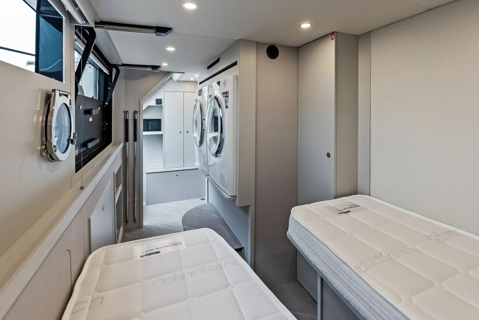 2026 Absolute 62 Navetta - Image 39