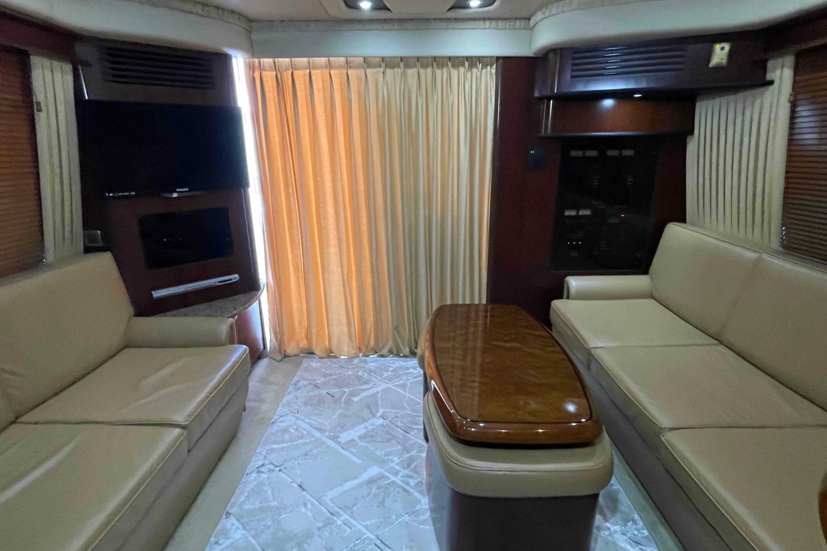 2005 Sea Ray 420 Sedan Bridge - Image 16
