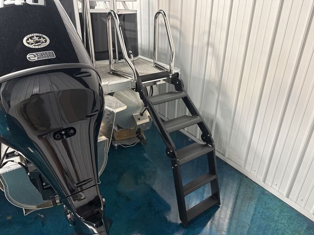 2026 Tahoe Sport 85 Rear Fish 23 - 5