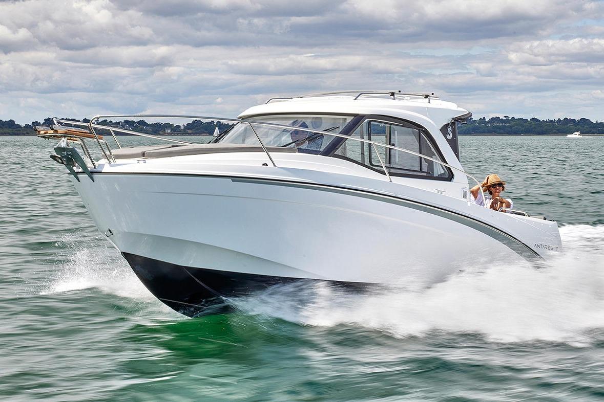 2026 Beneteau Antares 7