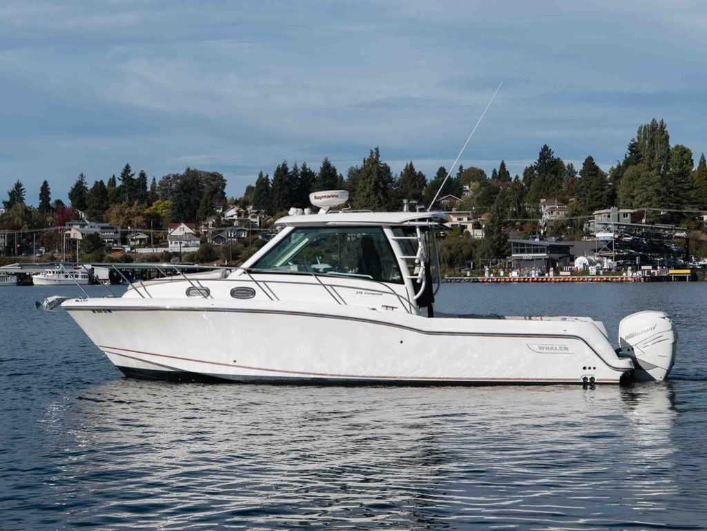 2017 Boston Whaler 315 Conquest - 8