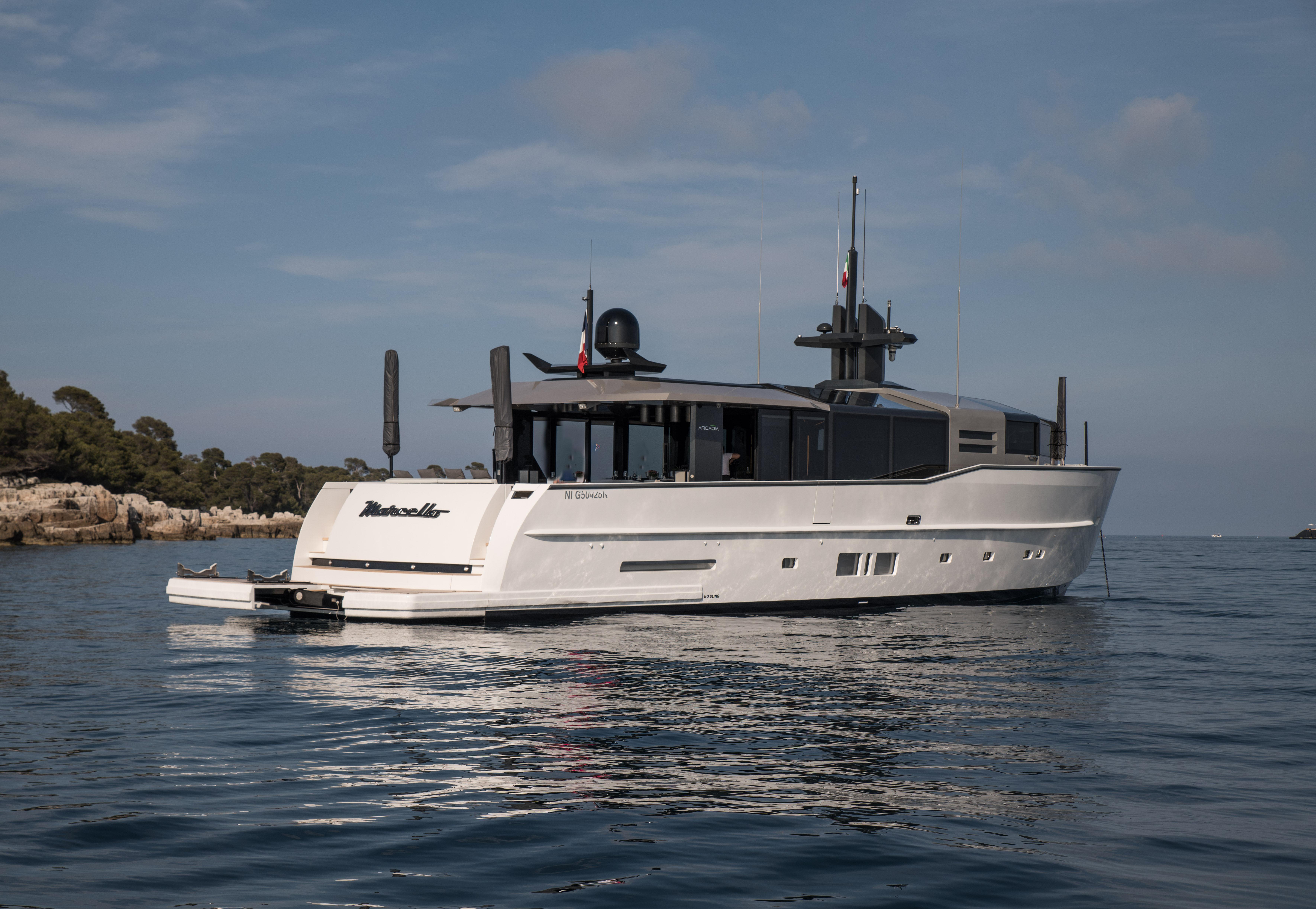 2015 Arcadia Yachts Arcadia 85