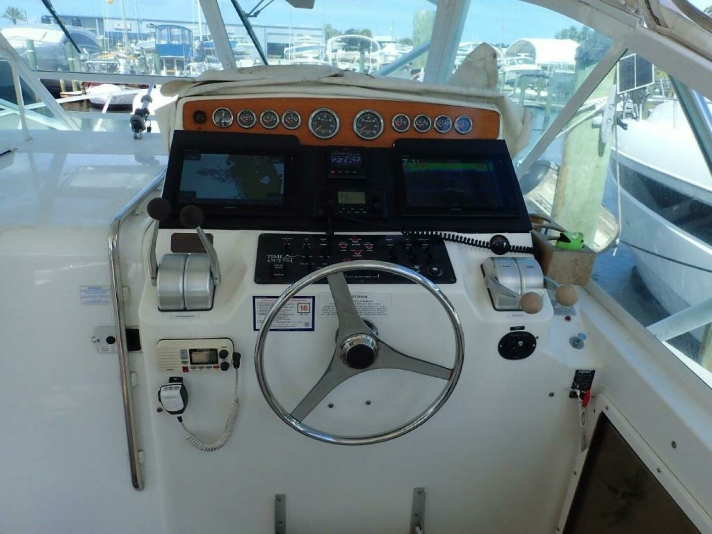 2000 Cabo 35 Express - Image 6