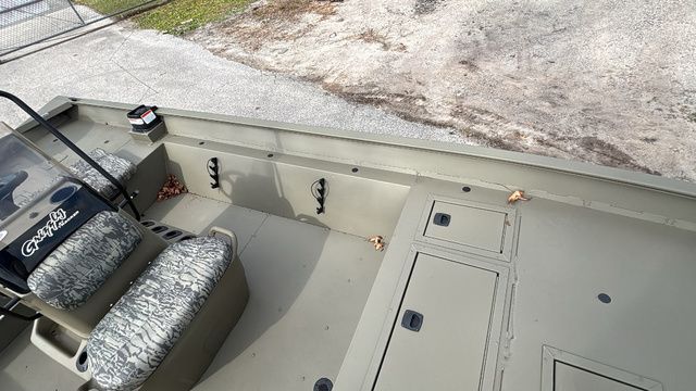 2026 Tracker Grizzly 2072 CC - 4