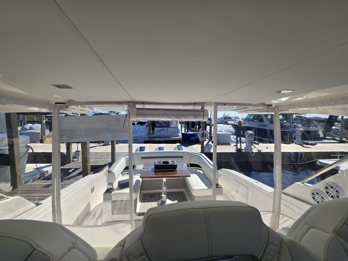 2024 Tiara Yachts 38 LS - Image 24
