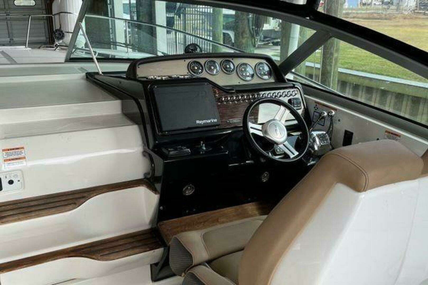 2017 Sea Ray Sundancer 350 - Image 12