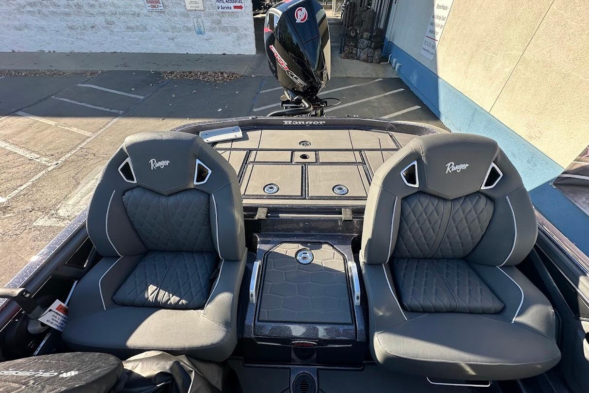 2026 Ranger Z521R Garmin Cup-Equipped boat interior with dual gray seats and storage compartments.