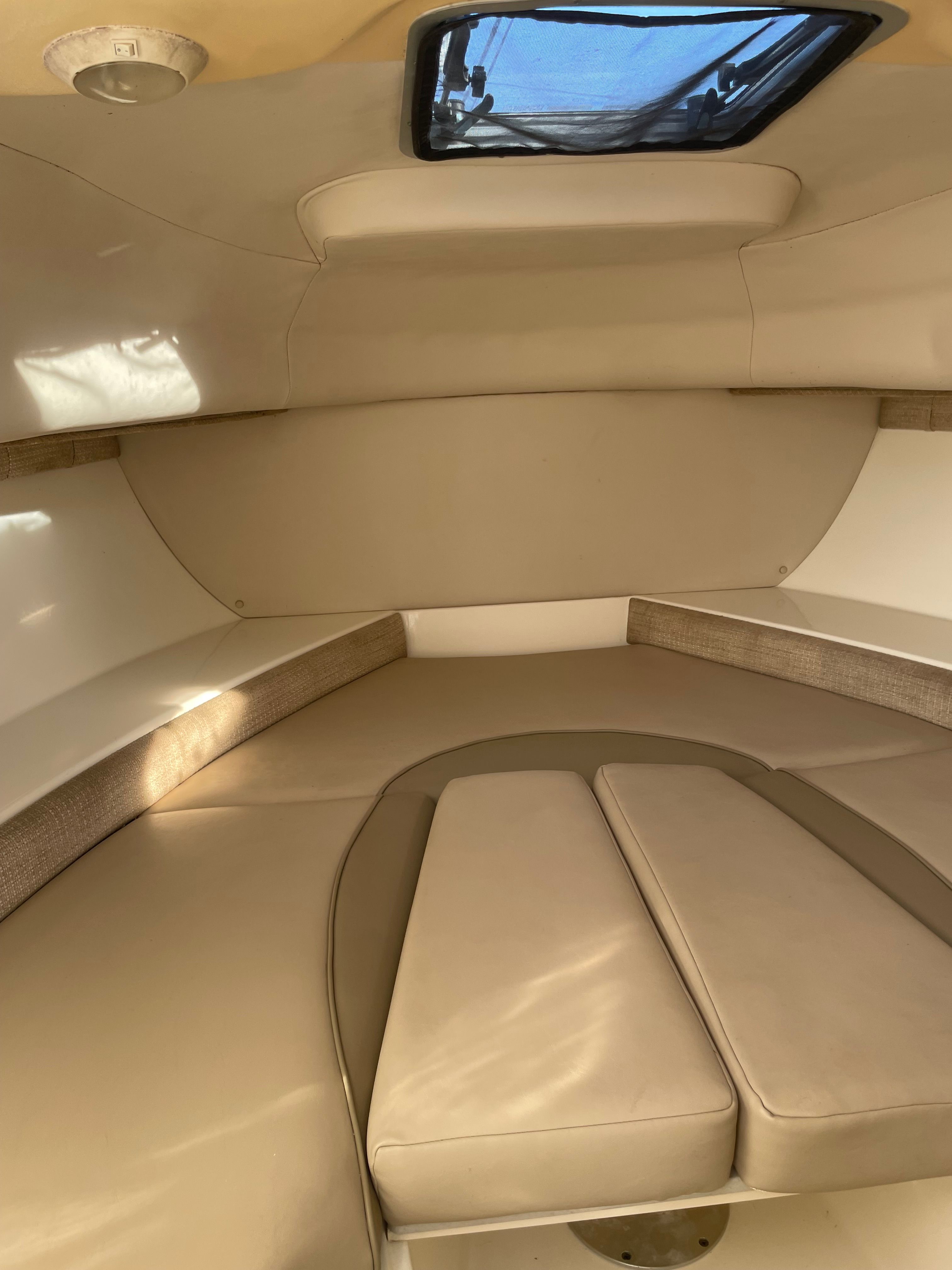 2009 Boston Whaler 255 Conquest - 46