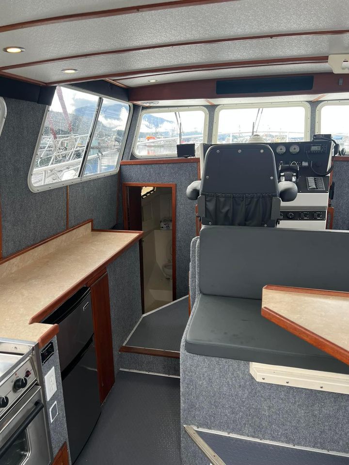 Interior of a 2000 Sea Sport Pacific 32 boat.