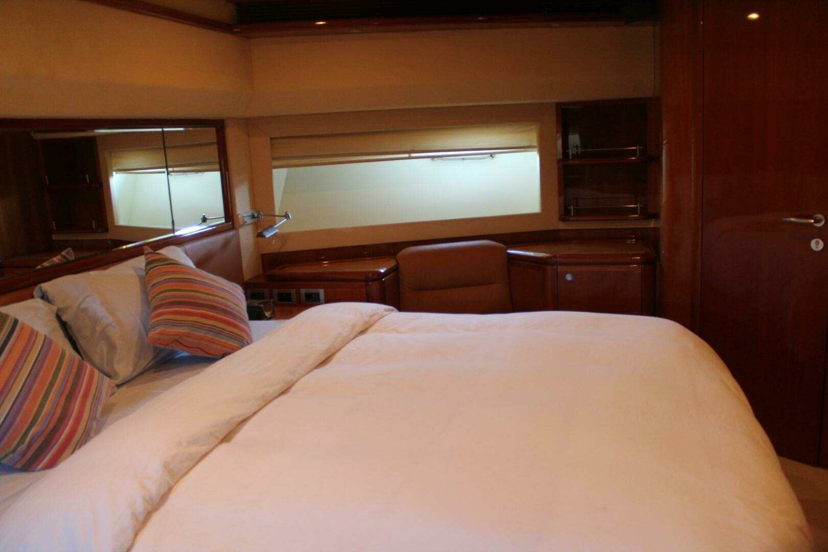 2007 Ferretti Yachts 881 - Image 19