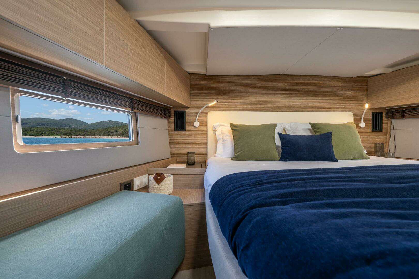 2026 Beneteau Oceanis 52 - Image 25