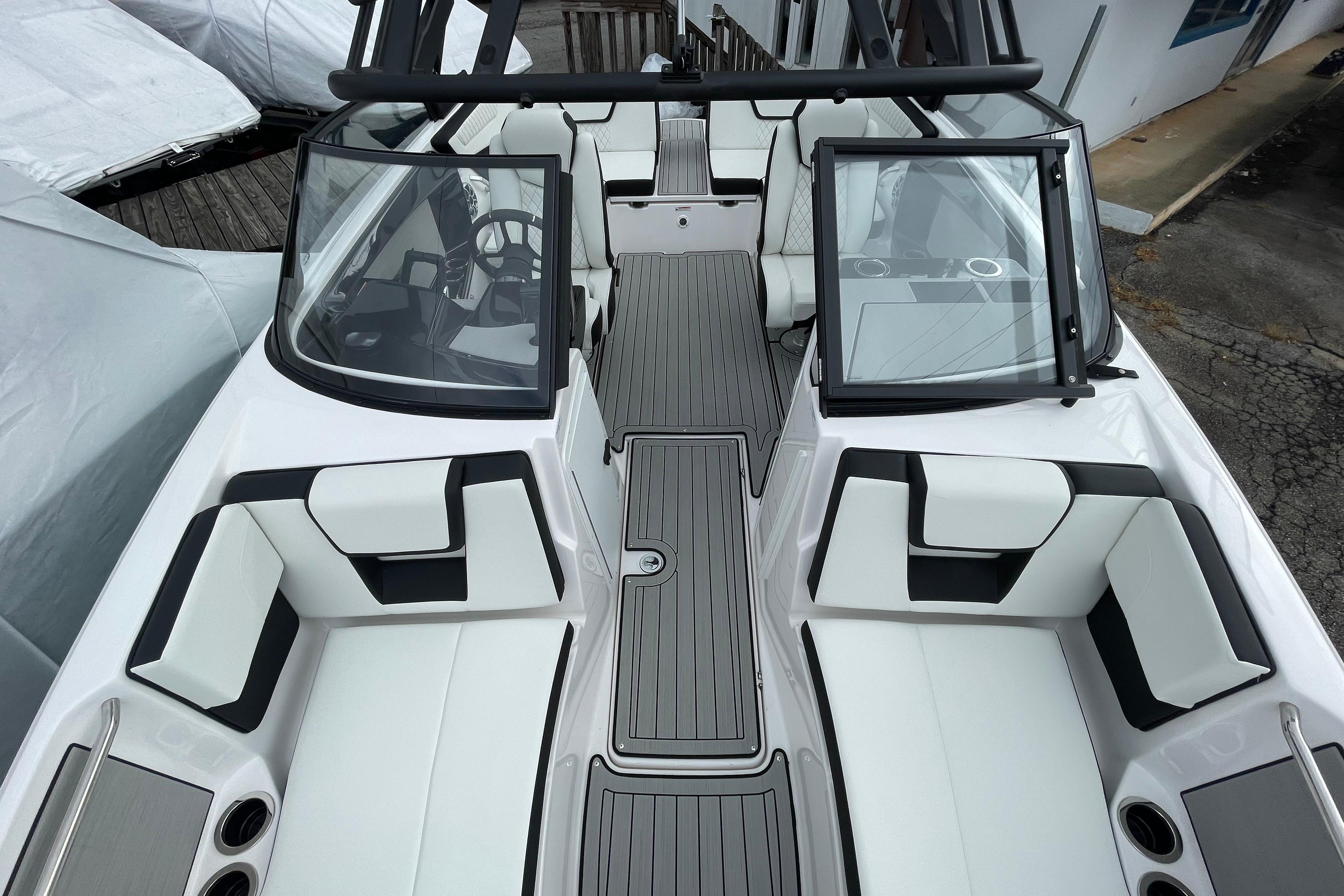 2026 Yamaha Boats 222S interior, featuring sleek seating and modern design elements.
