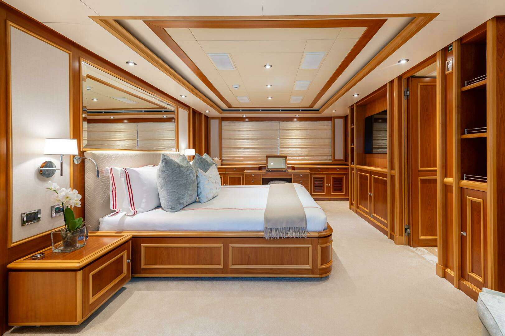 2007 CRN Pilothouse - Image 12
