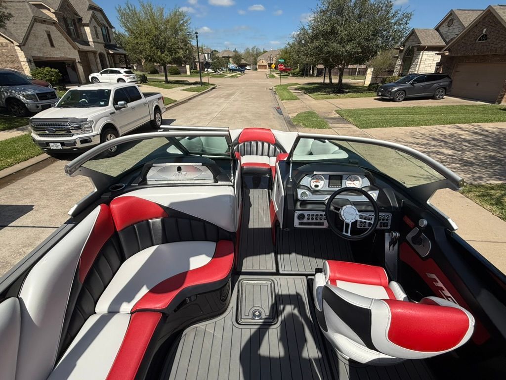 2018 MB B-52 23 - 11
