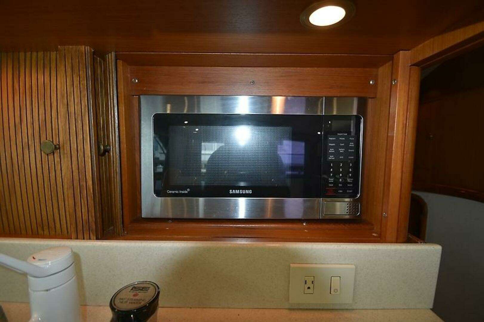 1997 Ocean 48 Convertible - Image 23