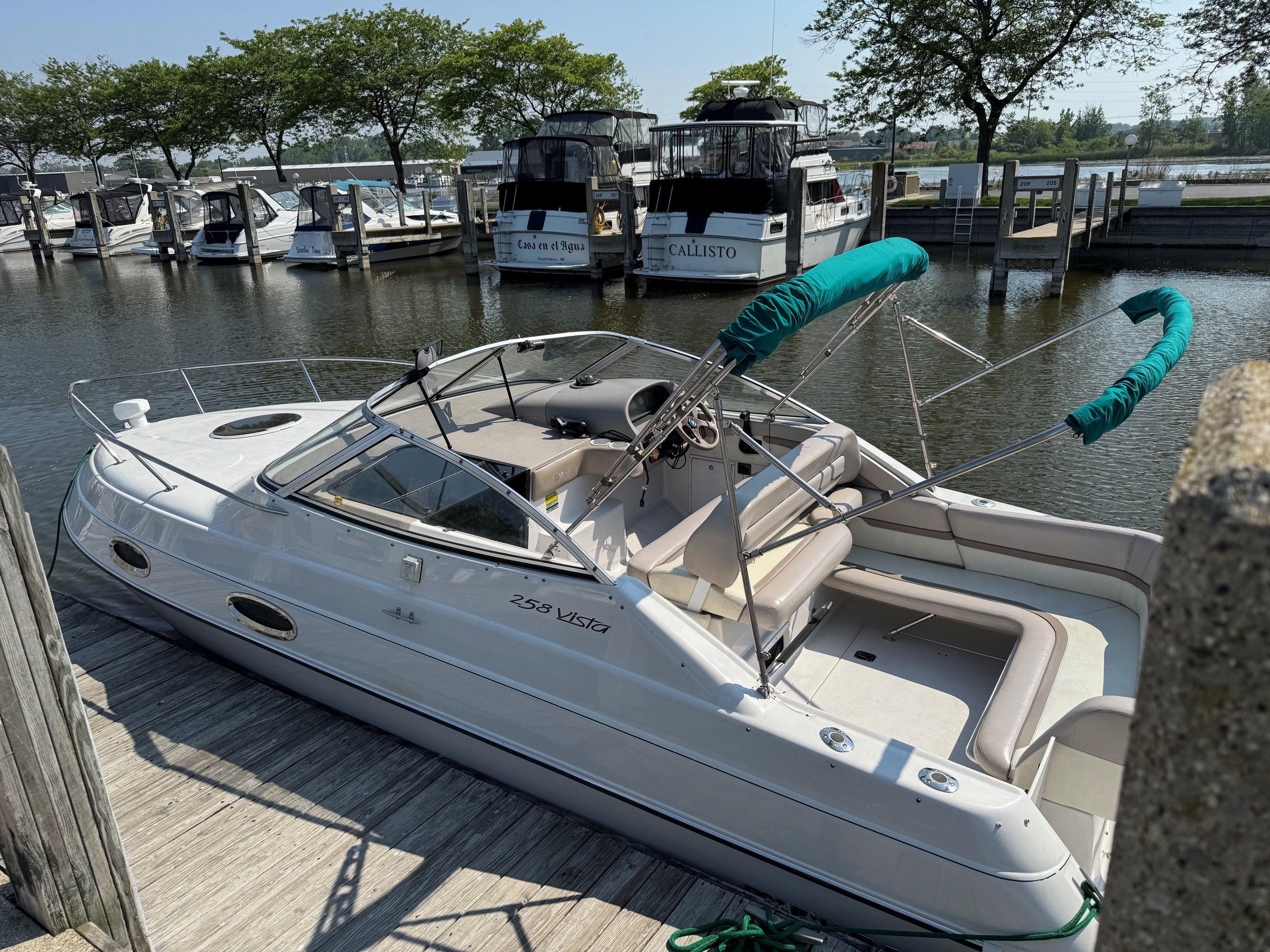 1997 Four Winns 258 Vista