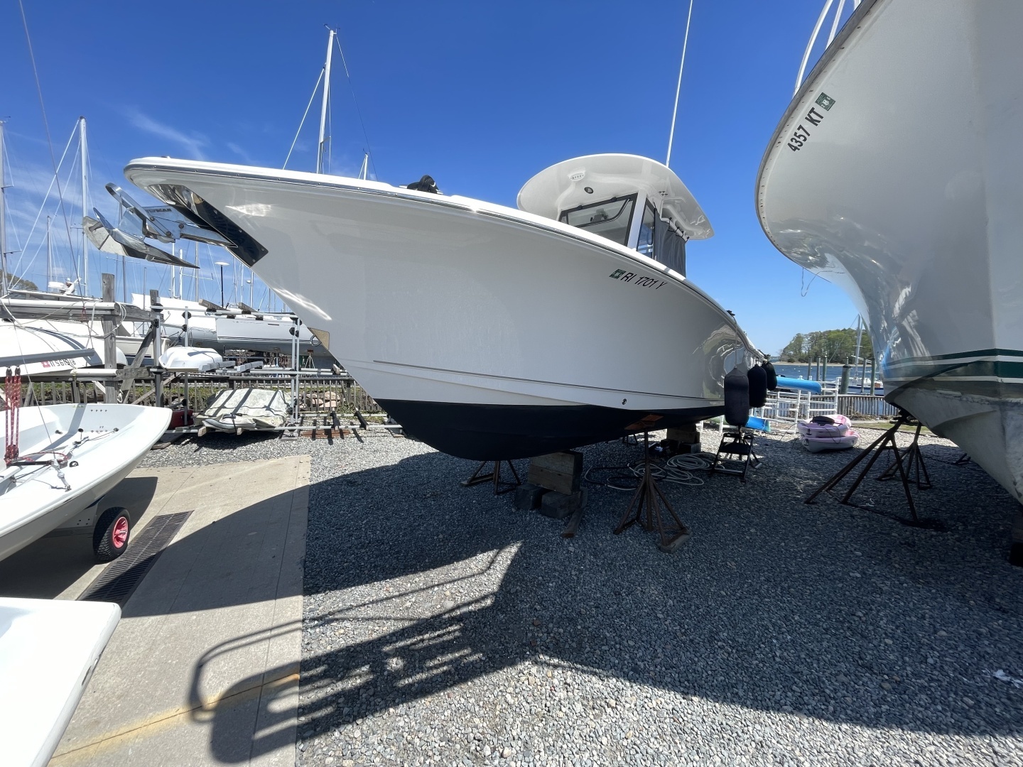 2022 Sea Hunt 265 Ultra - Image 2