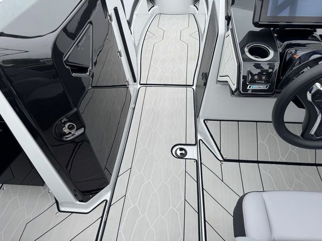 2025 Yamaha Boats 255XD - 23