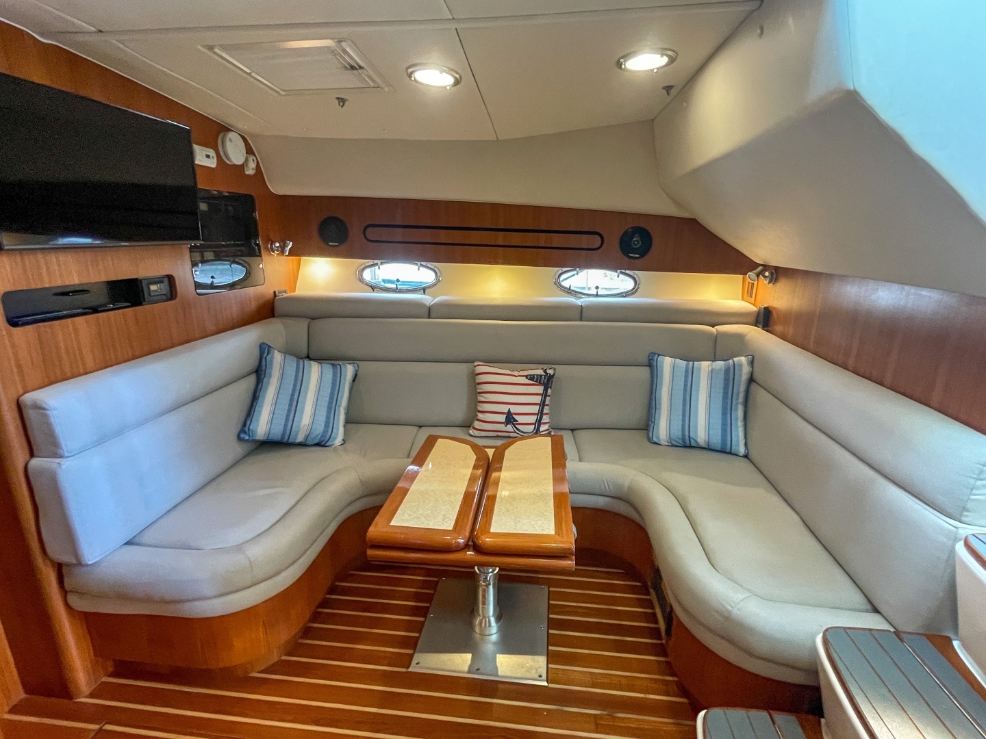 2004 Tiara Yachts 3800 Open - Image 31