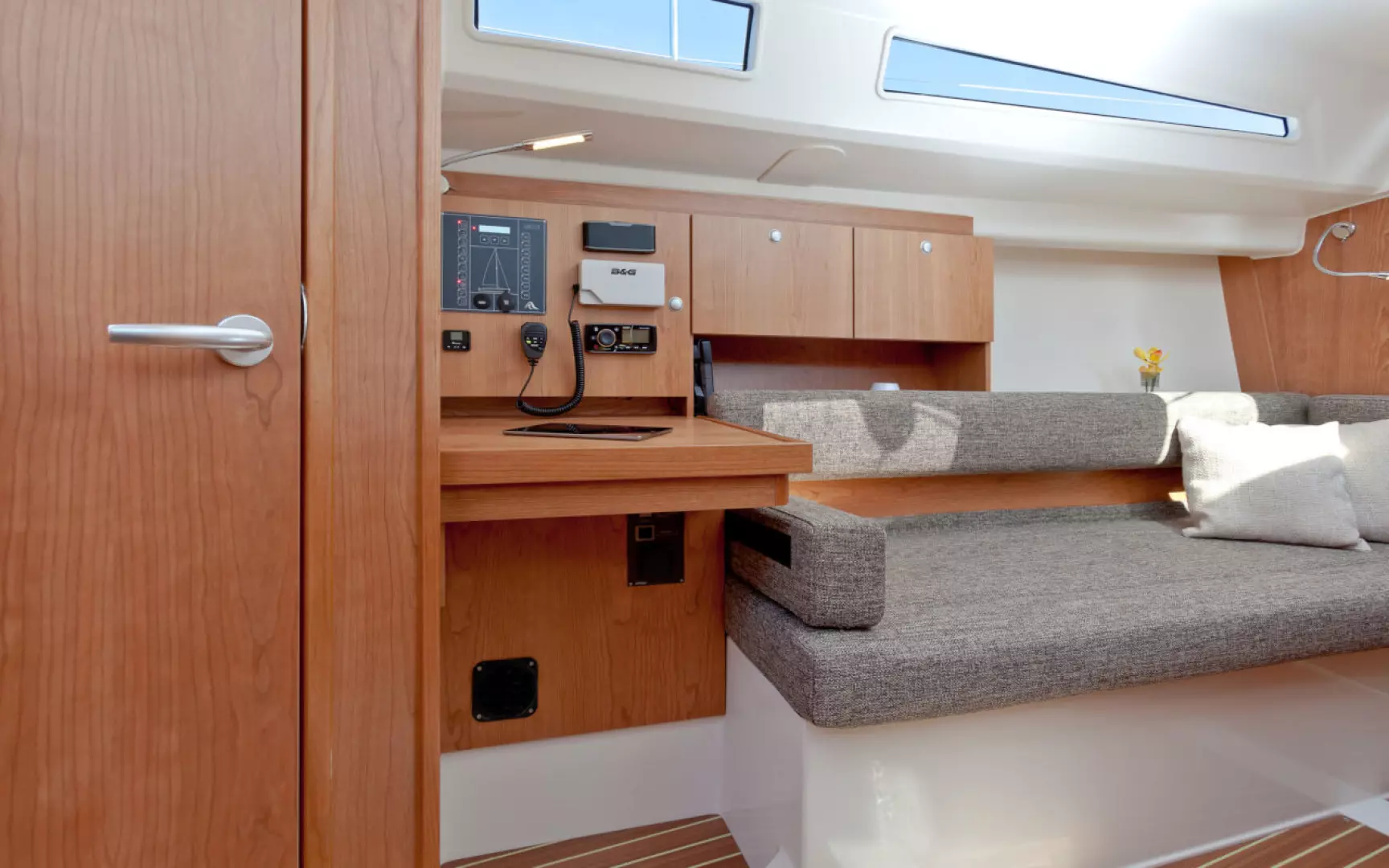 2025 Hanse 315 - Image 29