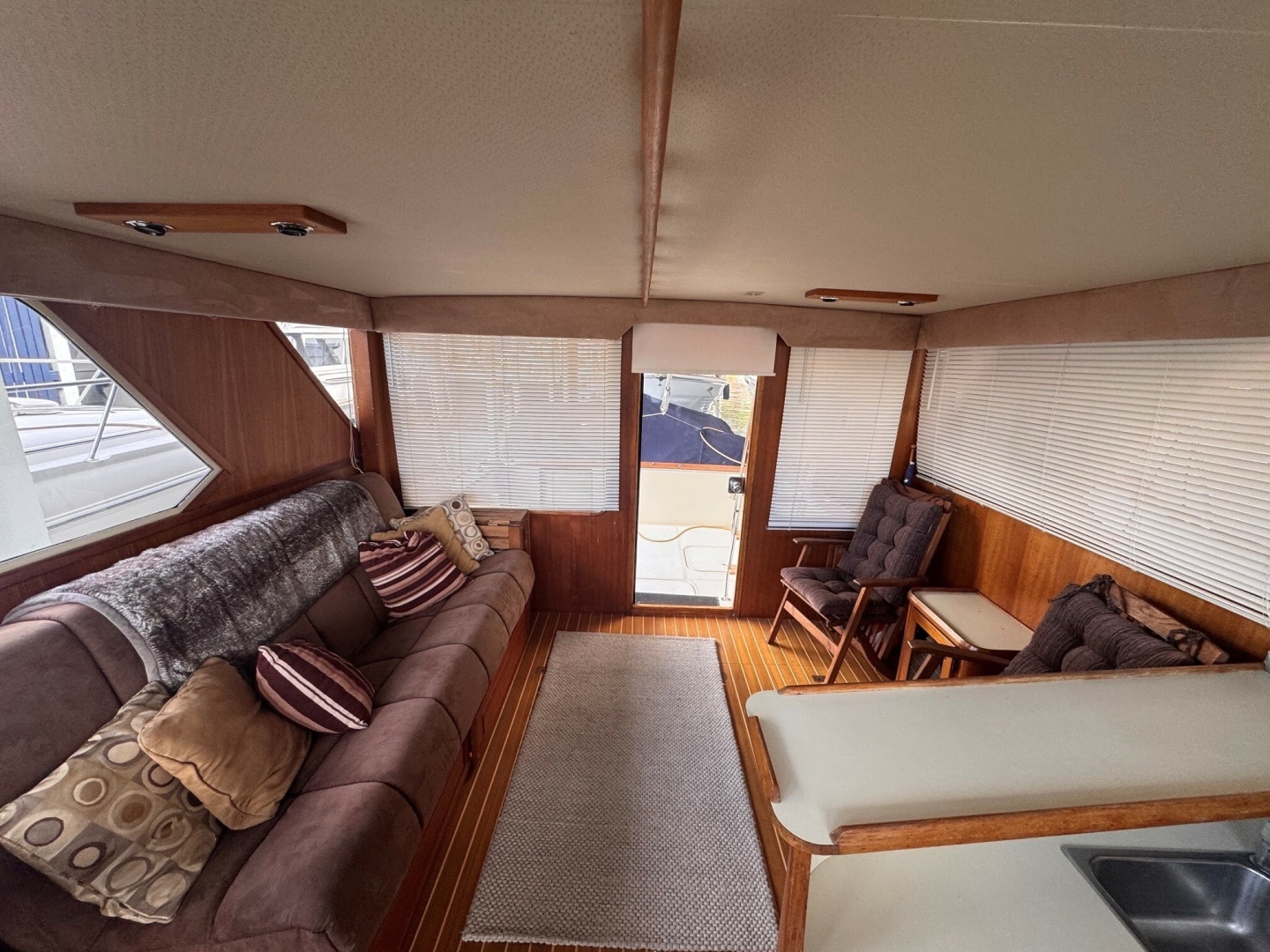 1987 Chris-Craft 44 Sedan - Image 9