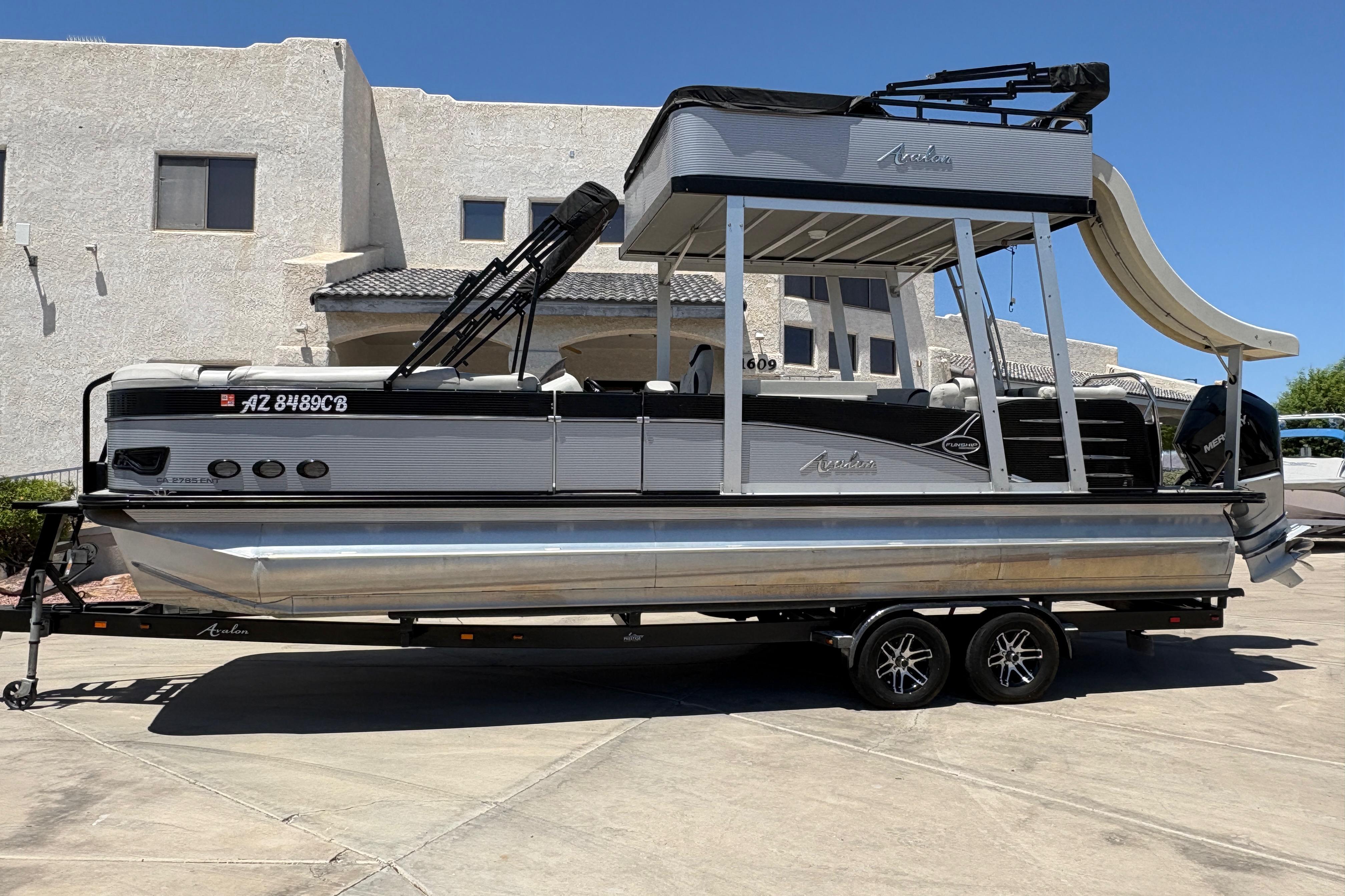 2018 Avalon Catalina Platinum Entertainer Funship - 27'