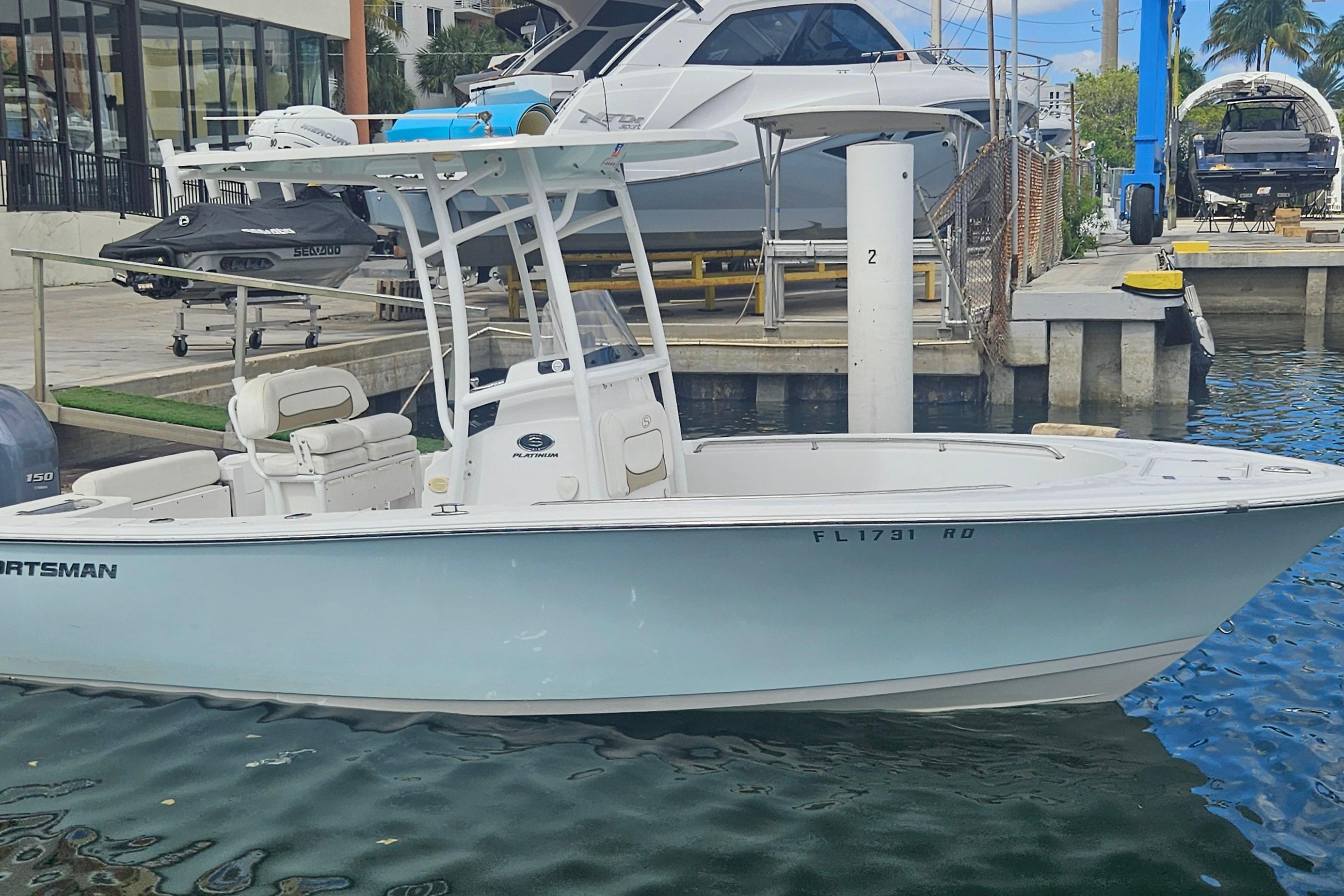 2016 Sportsman Heritage 211 Center Console