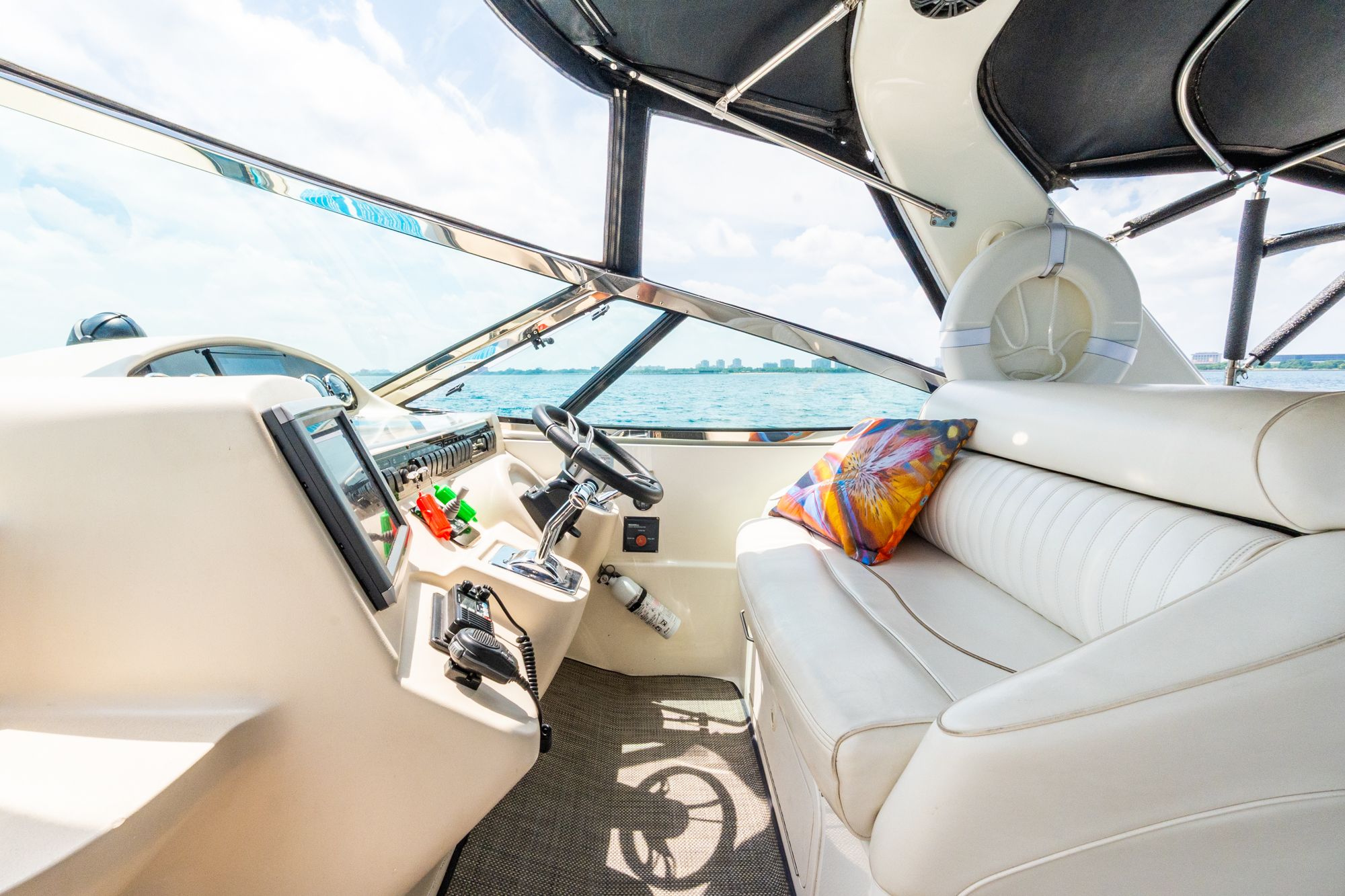 2000 Cruisers Yachts 3870 - 25