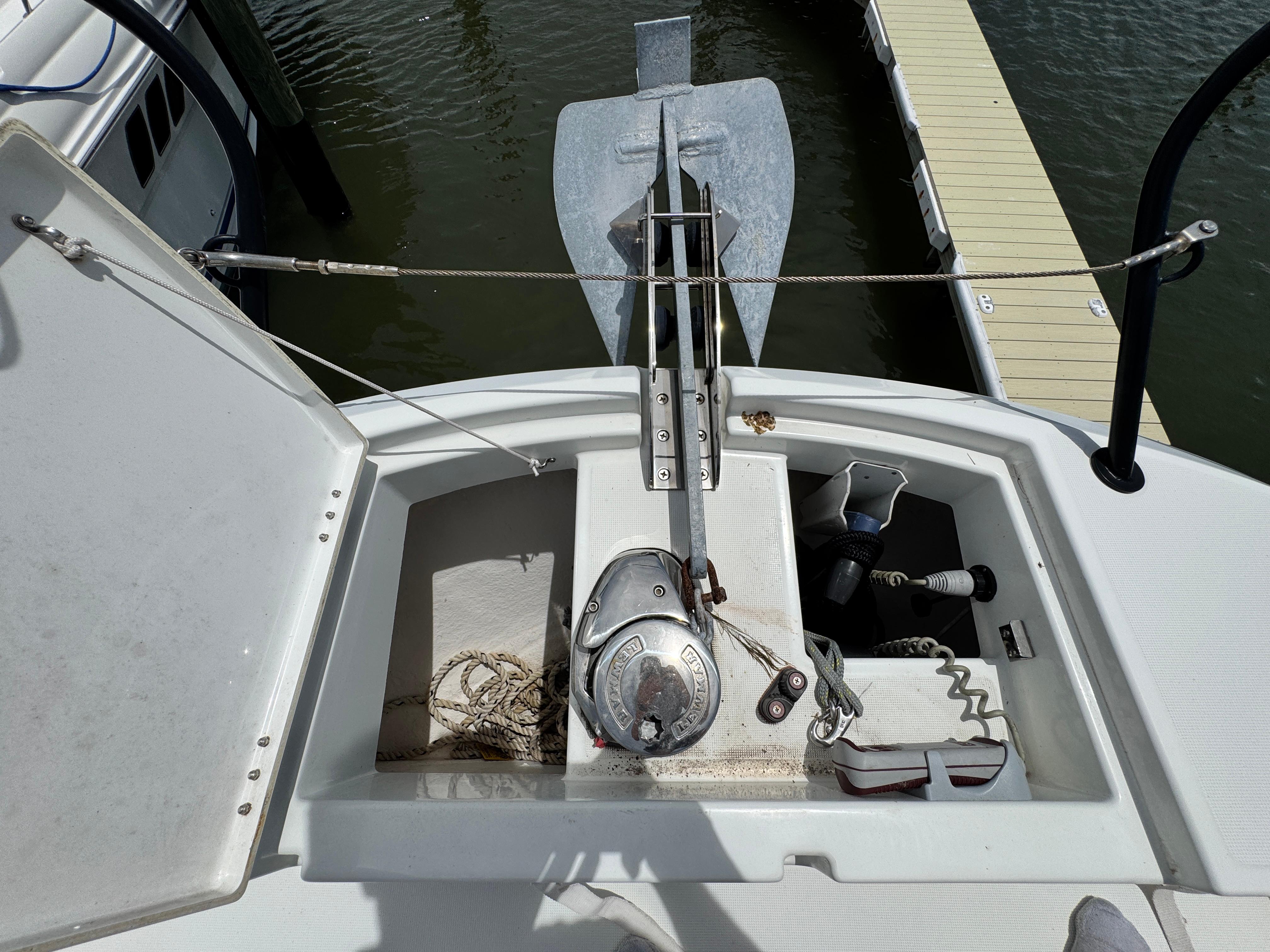 Anchor system on 2022 Beneteau Flyer 9 SUNdeck, docked at marina.