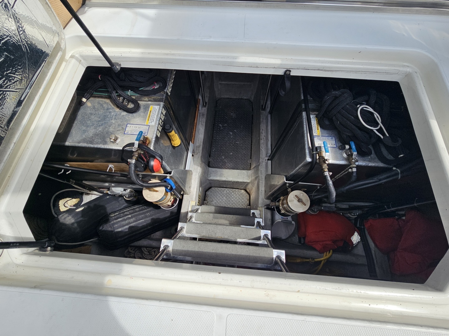 1999 Carver 530 Voyager - Image 42