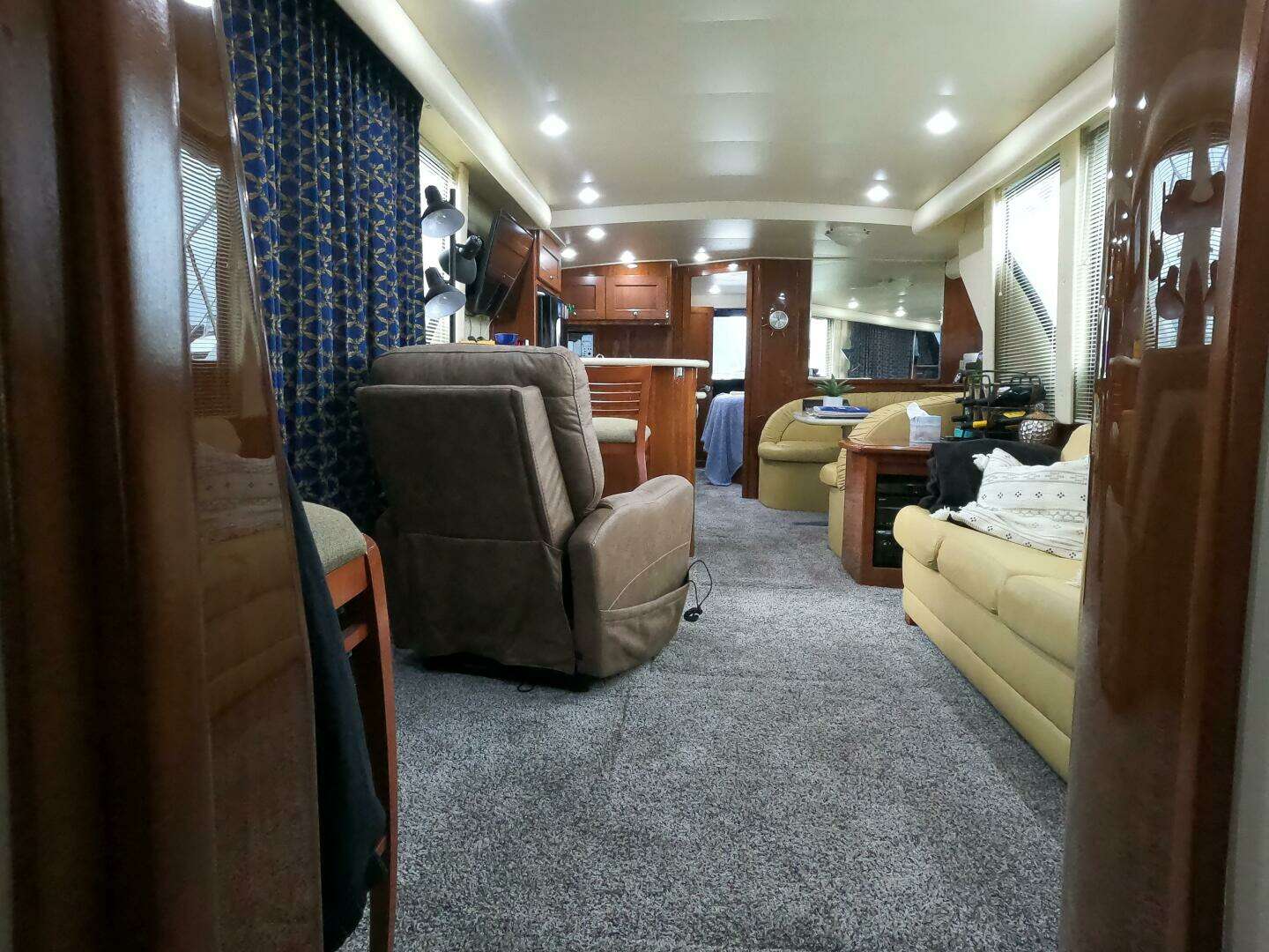 2006 Bluewater 5200 - Image 13