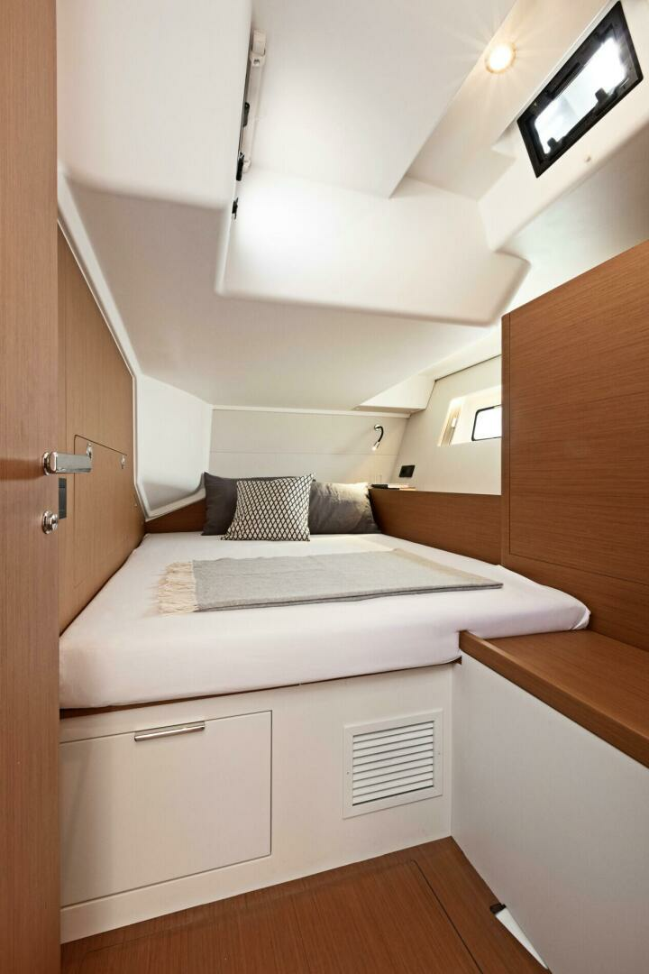 2025 Beneteau First Yacht 53 - Image 18