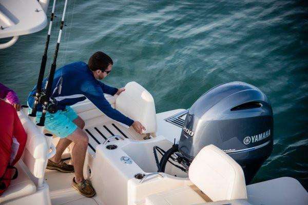Manufacturer Provided Image: 2018 Grady-White Fisherman 216 boat with Yamaha engine on water