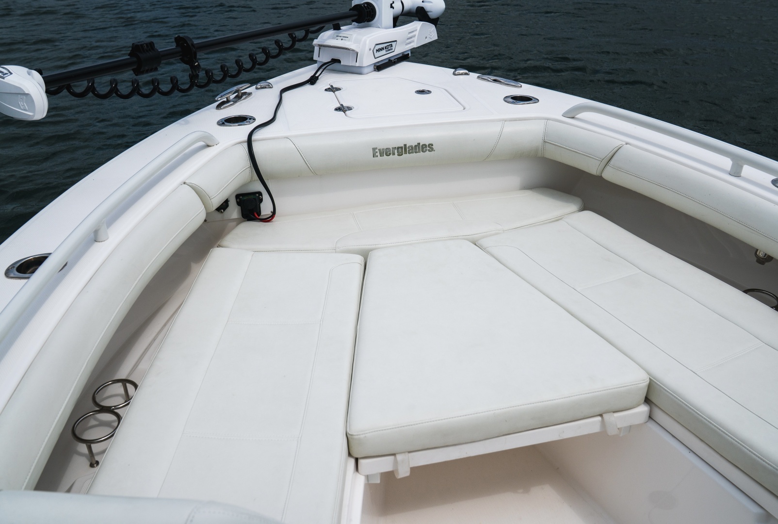 2020 Everglades 253CC - Image 6