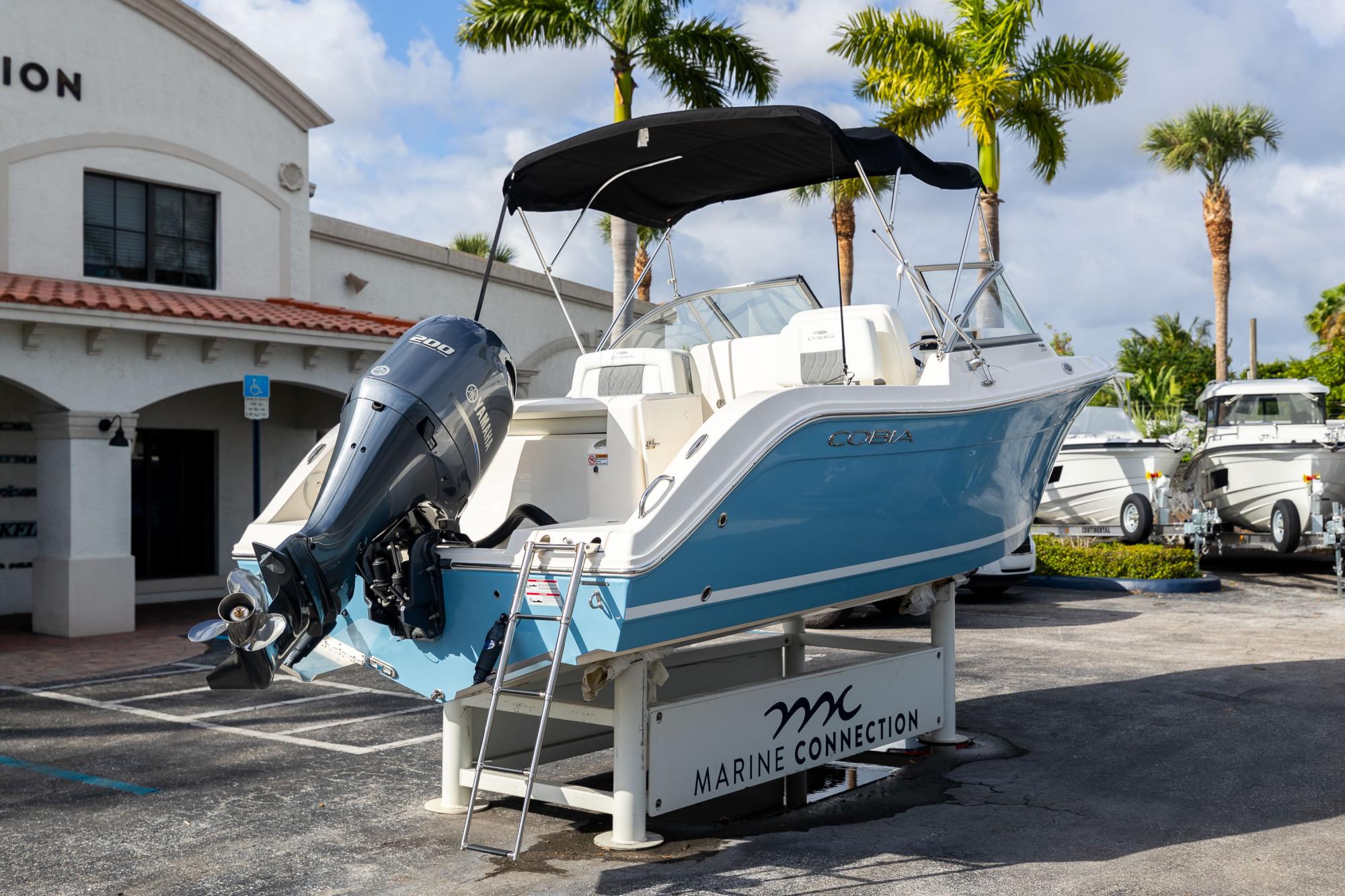 2024 Cobia 220 Dual Console - 11