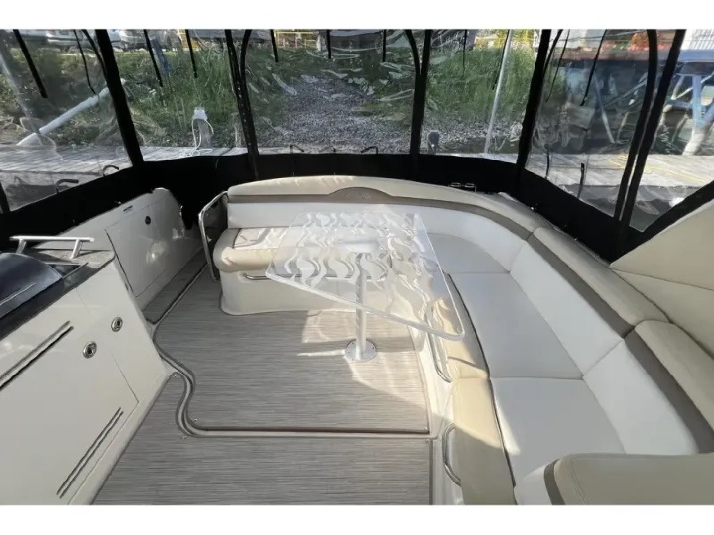 2012 Sea Ray 370 SUNDANCER - Image 7
