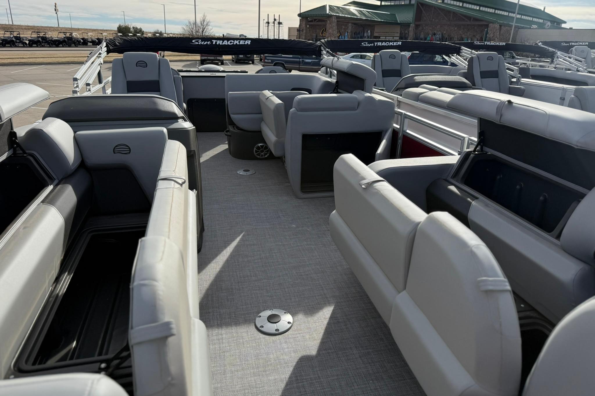 2026 Sun Tracker SportFish 22 DLX