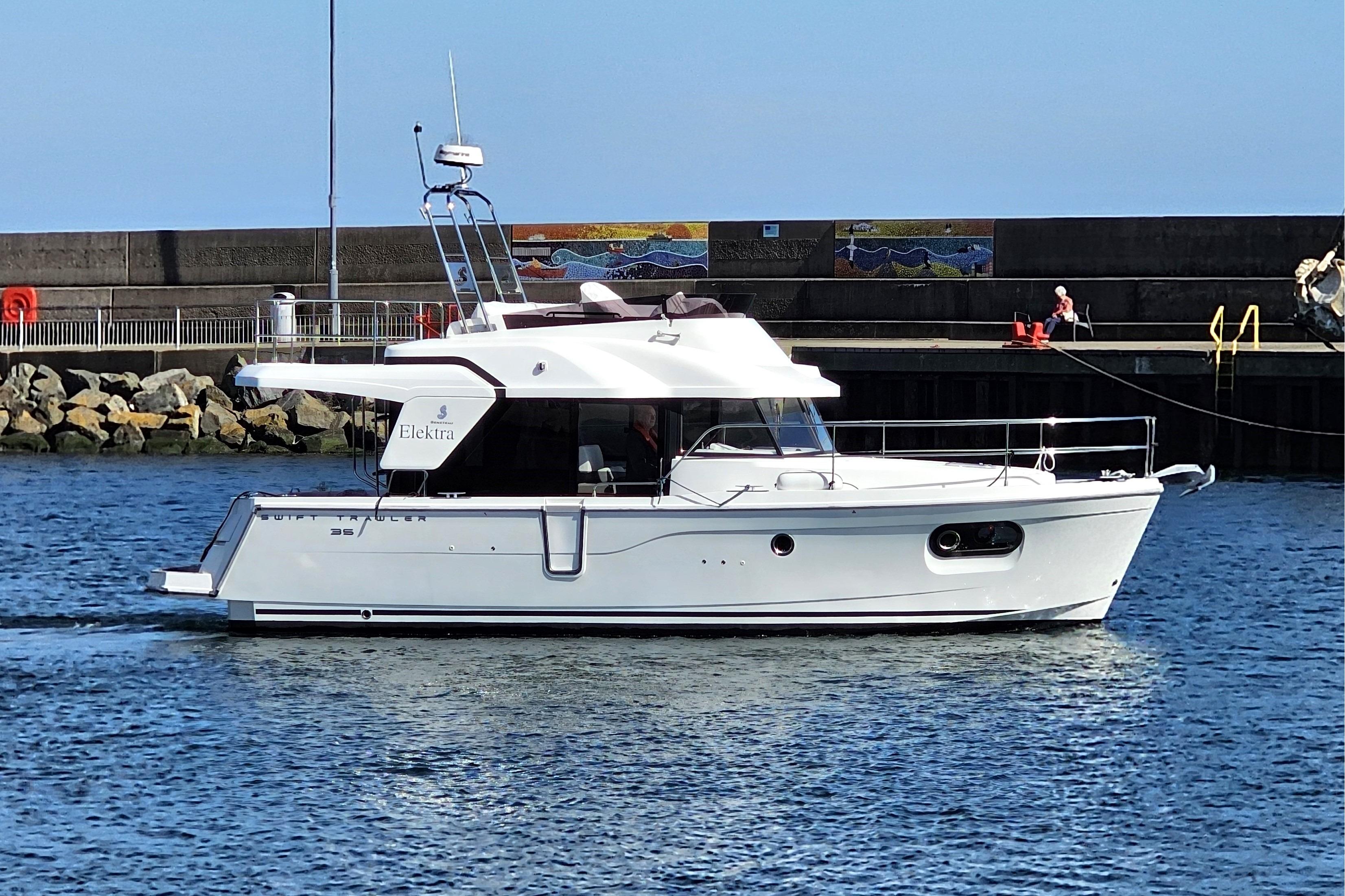 2018 Beneteau Swift Trawler 35