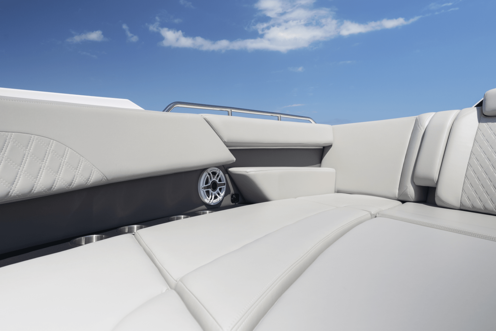 2026 Cruisers Yachts 50GLS OB - Image 73