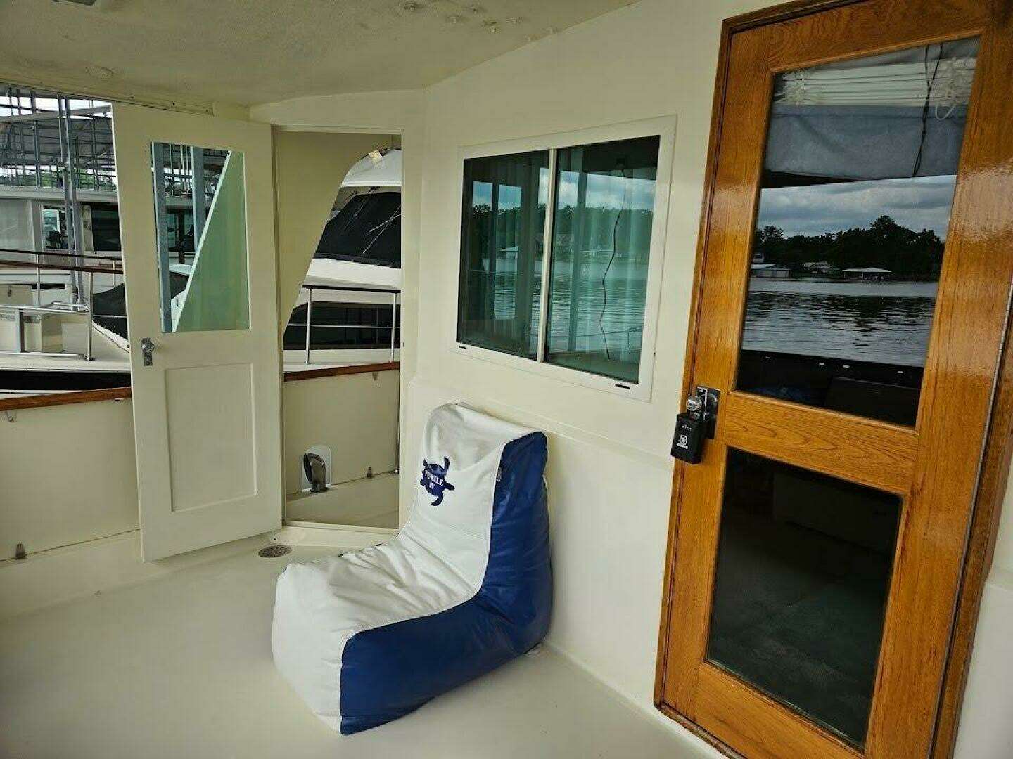1975 Hatteras 58 LRC - Image 18