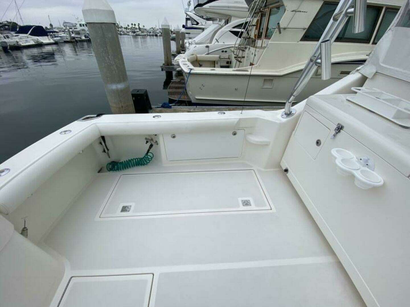 2006 Cabo 40 Express - Image 48