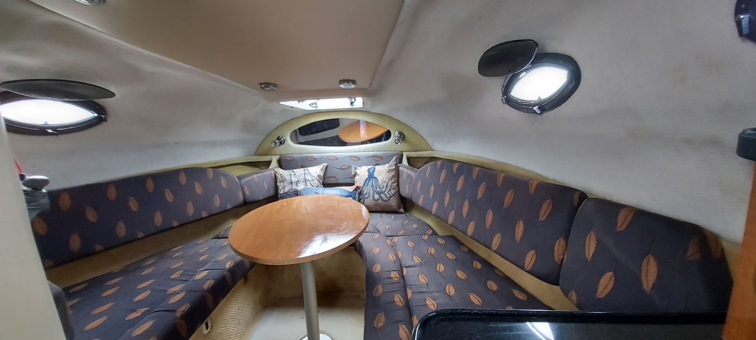 Interior of 2004 Regal Commodore 2465 yacht.