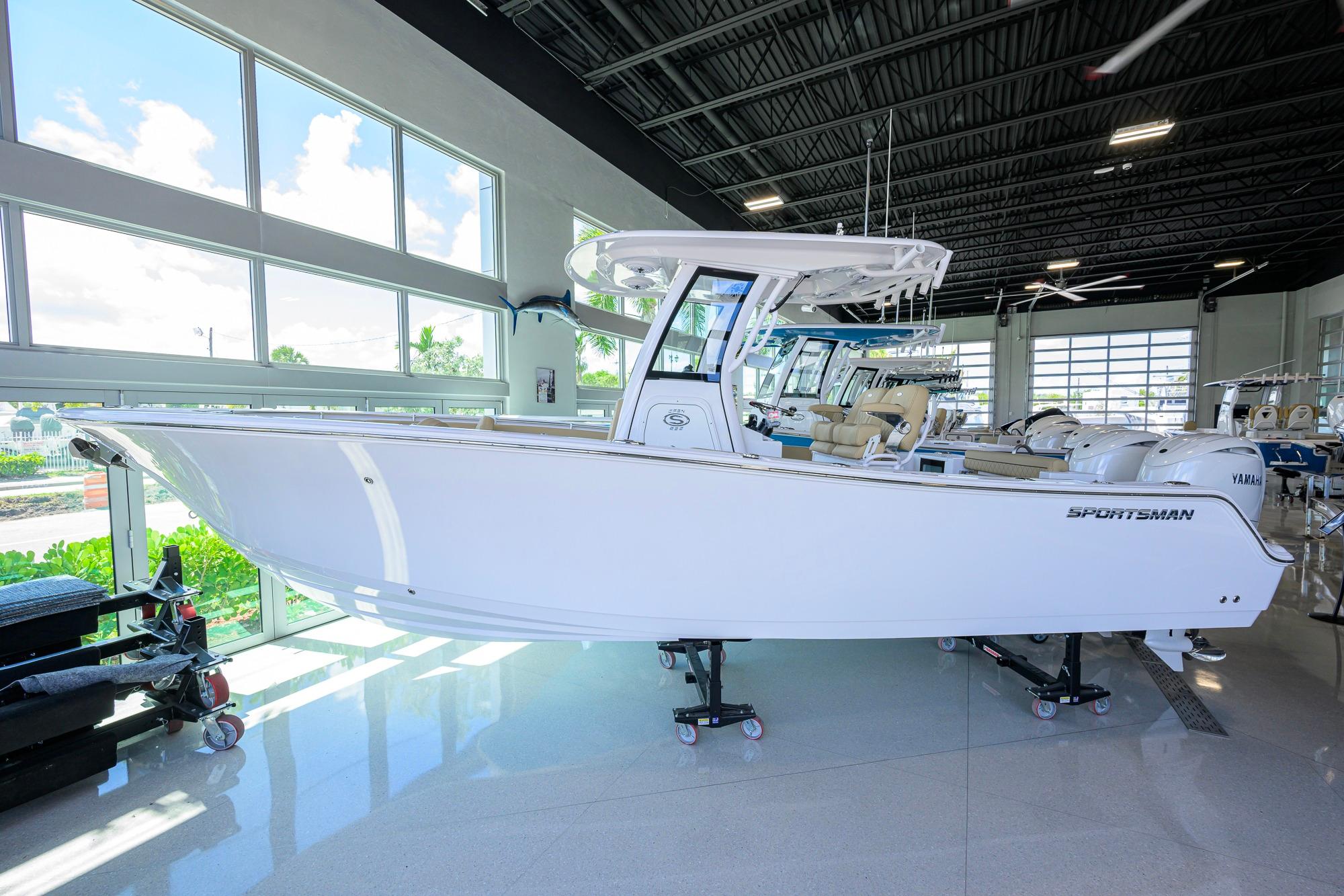 2026 Sportsman Open 252 Center Console