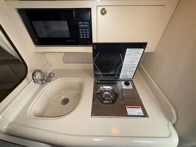 1998 Sea Ray 270 Sundancer - 31