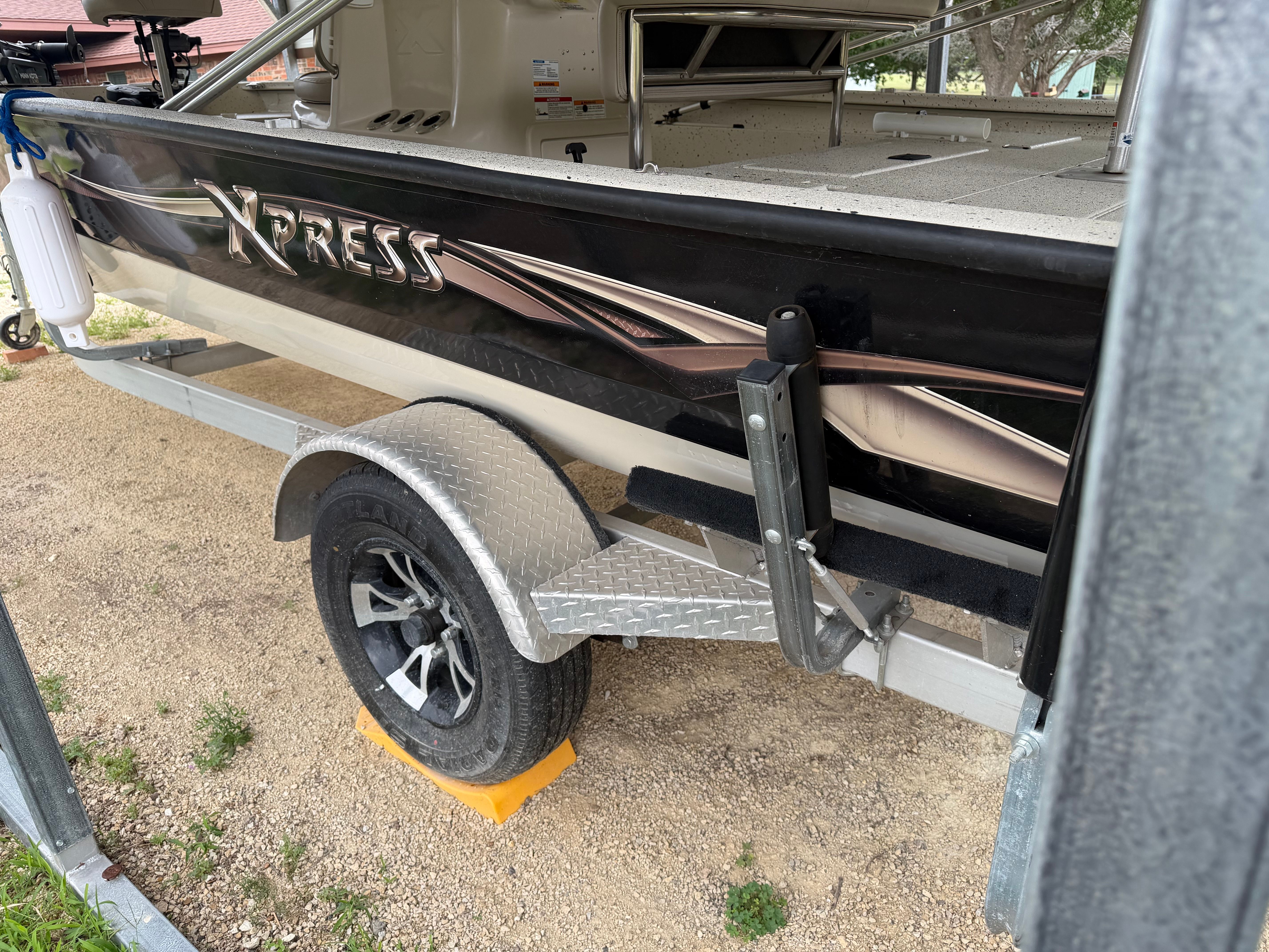 2017 Xpress H20B Bay - 17