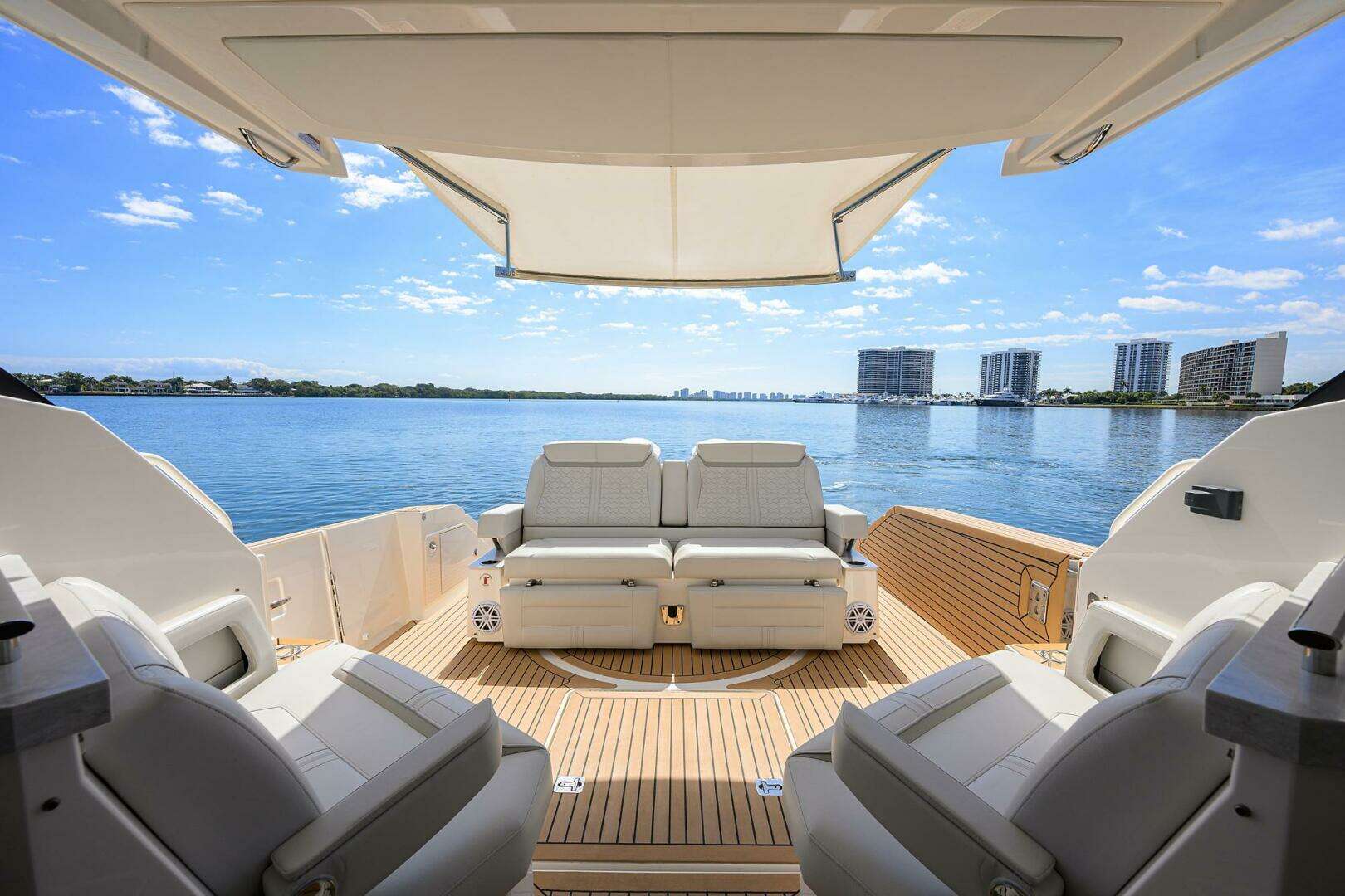 2022 Tiara Yachts 43 LE - Image 39