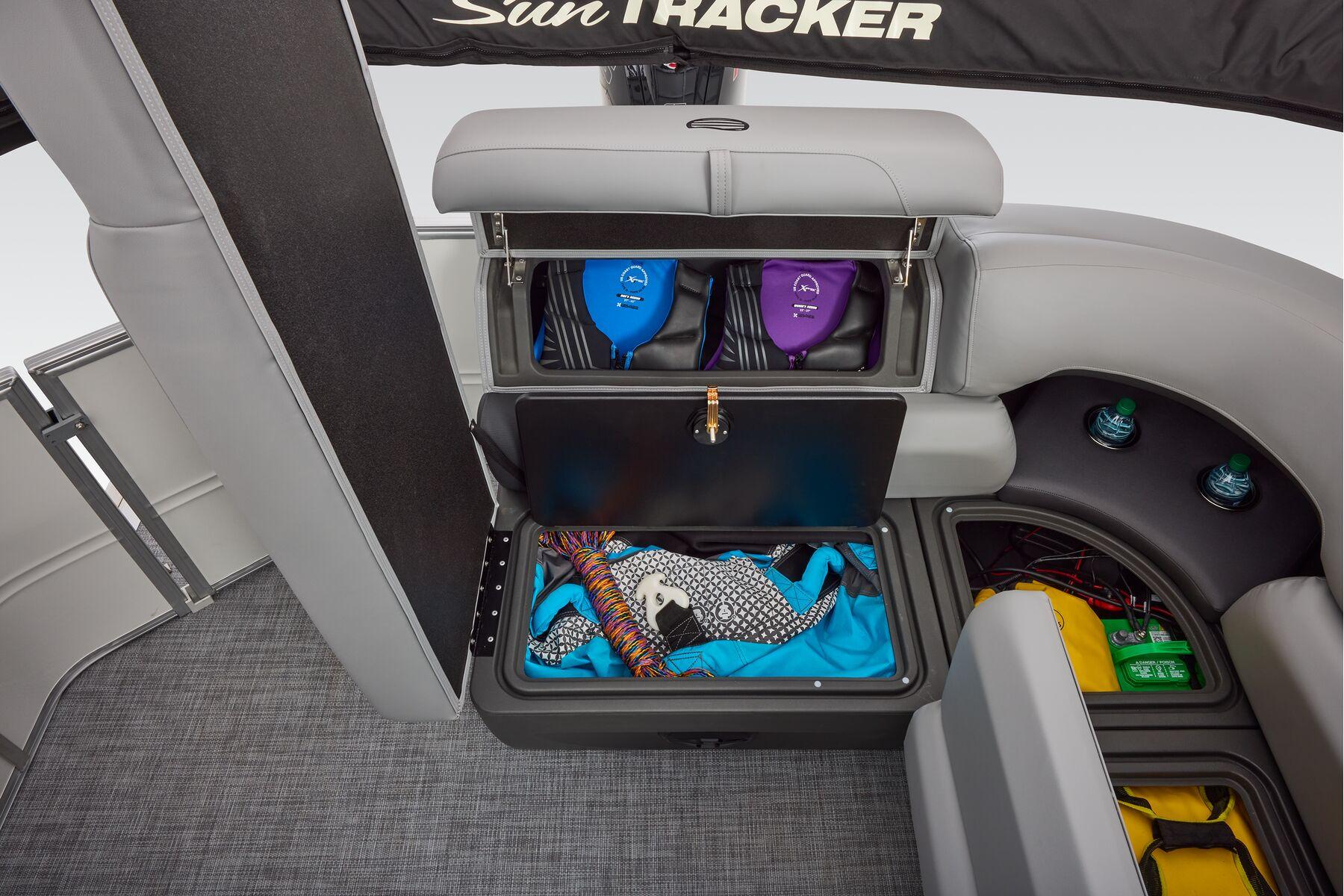 2026 Sun Tracker Party Barge 20 DLX - 47