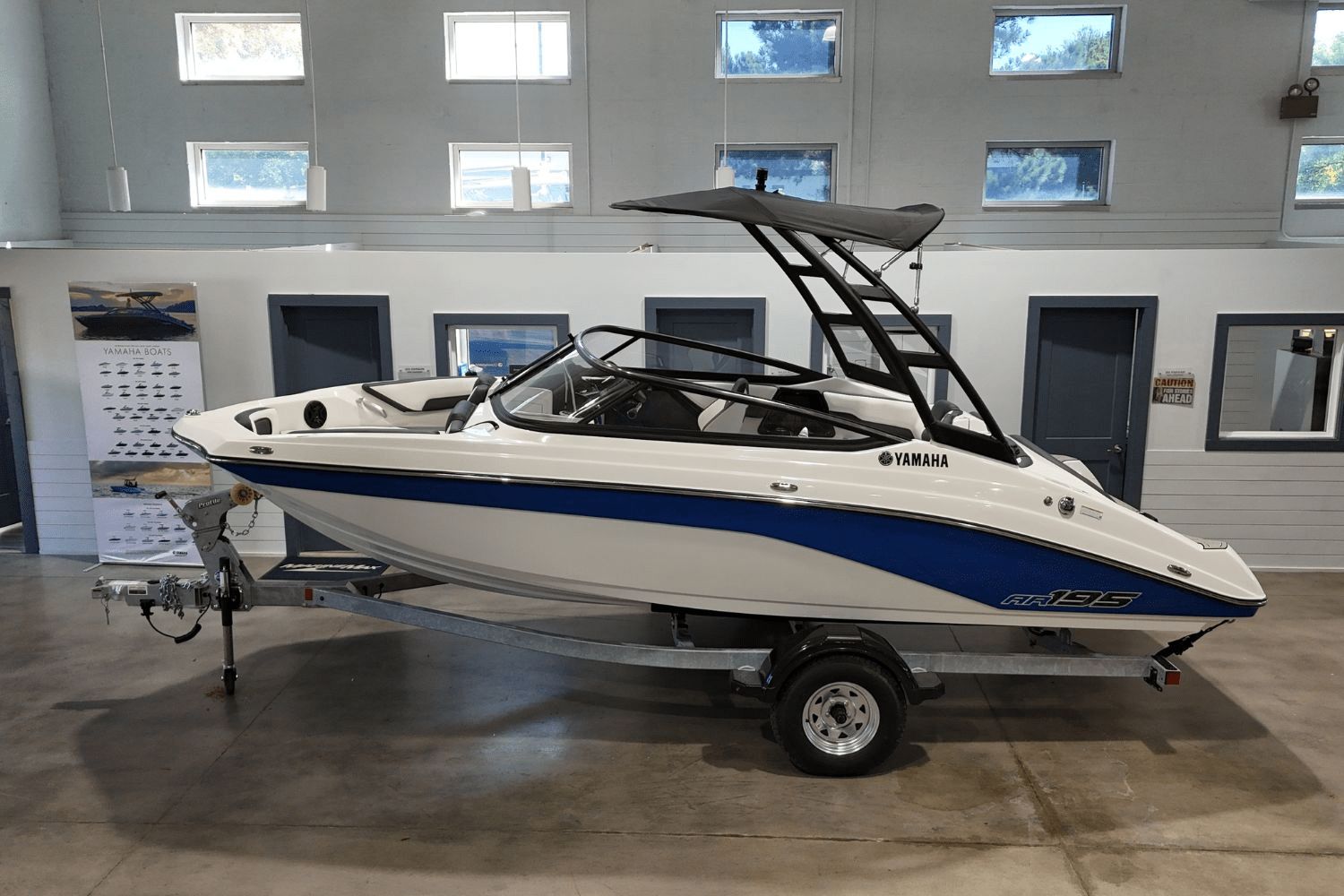 2026 Yamaha Boats AR195