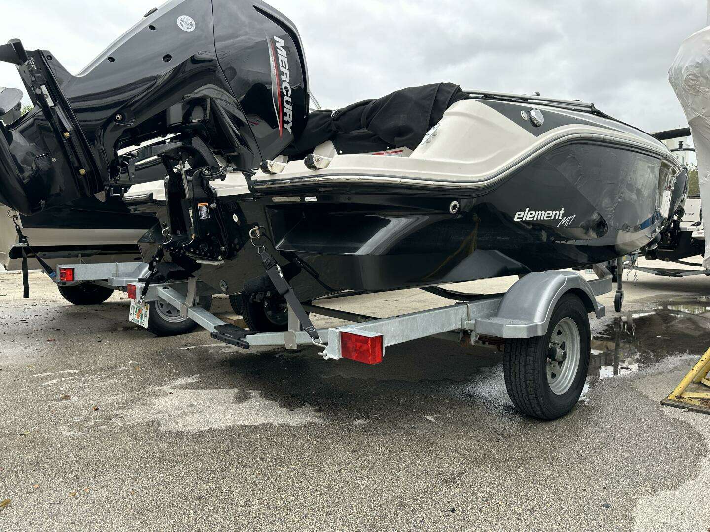 2023 Bayliner M17 - Image 25