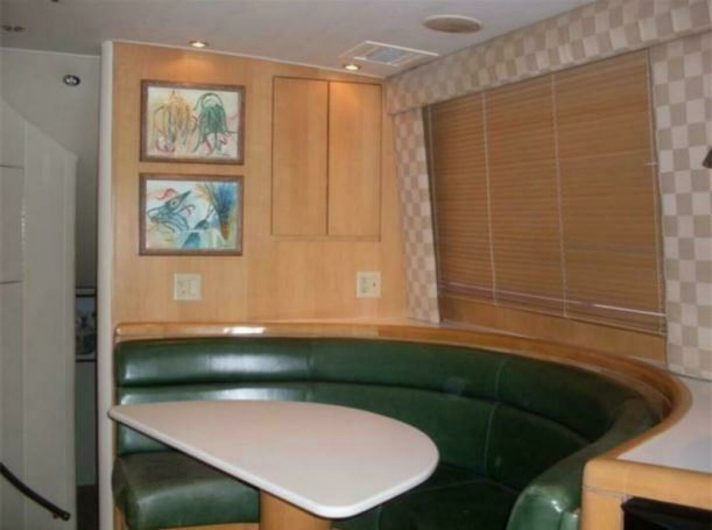 1998 Caterpillar Sportfish - Image 24